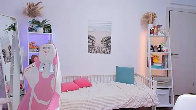 Snapshot of Lily_Young chatting on 02-08-25, 09:46 Lily Young online show from 02-08-25, 09:46