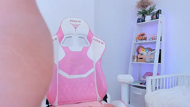 Snapshot of Lily_Young chatting on 03-22-25, 07:15 Lily Young online show from 03-22-25, 07:15