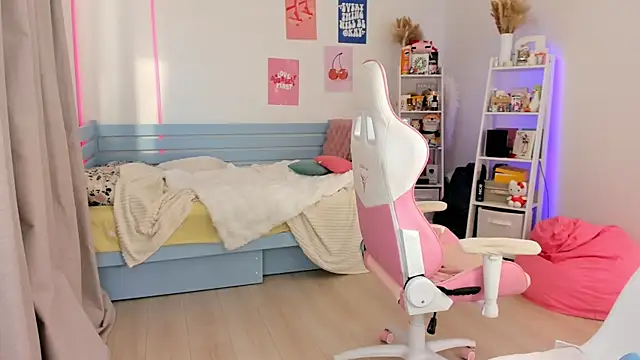 Snapshot of Lily_Young chatting on 10-01-25, 06:08 Lily Young online show from 10-01-25, 06:08