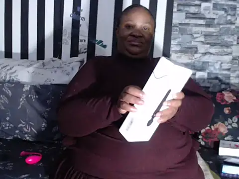 BigHotMatureXx online show from 09-27-25, 11:54