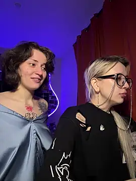 Dooubletroublee online show from 03-28-26, 01:38