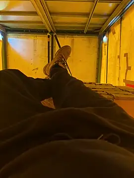 Snapshot of cussy007 chatting on 12-18-24, 01:23 cussy007 online show from 12-18-24, 01:23