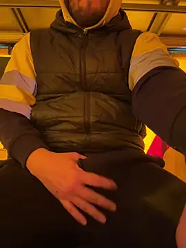 Snapshot of cussy007 chatting on 01-21-25, 01:11 cussy007 online show from 01-21-25, 01:11