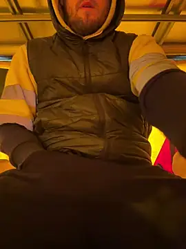 Snapshot of cussy007 chatting on 02-14-25, 10:38 cussy007 online show from 02-14-25, 10:38