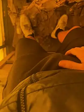 Snapshot of cussy007 chatting on 03-12-25, 10:16 cussy007 online show from 03-12-25, 10:16