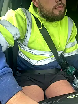 Snapshot of cussy007 chatting on 09-17-25, 03:35 cussy007 online show from 09-17-25, 03:35