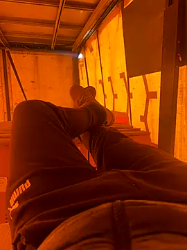 Snapshot of cussy007 chatting on 10-24-25, 12:34 cussy007 online show from 10-24-25, 12:34