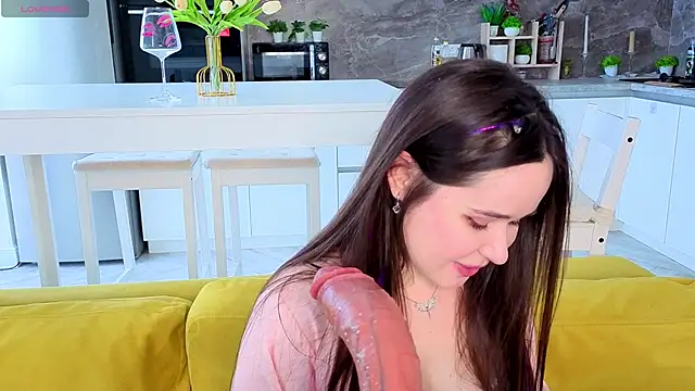 Snapshot of KateBleare chatting on 02-14-26, 12:13 KateBleare online show from 02-14-26, 12:13