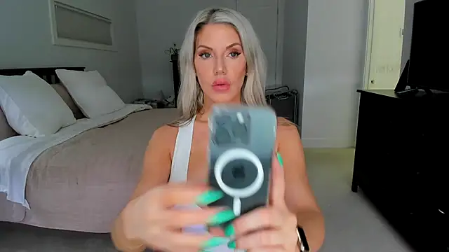 Snapshot of Kymmmy chatting on 03-16-25, 08:21 Kymmmy online show from 03-16-25, 08:21