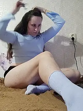 Snapshot of emeli_moon chatting on 11-06-25, 06:20 emeli moon online show from 11-06-25, 06:20