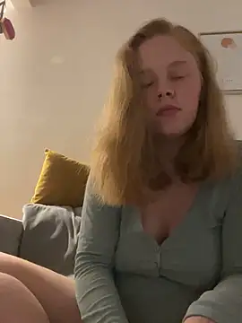 daddyscumprincess online show from 10-31-25, 01:28