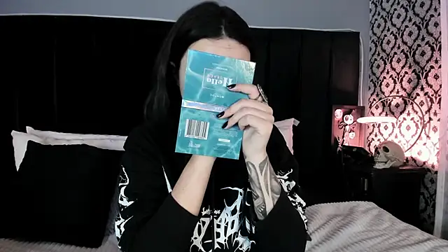 Adeelinee online show from 04-10-26, 08:02