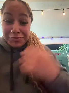 Snapshot of lovelymyah chatting on 03-03-25, 02:58 lovelymyah online show from 03-03-25, 02:58