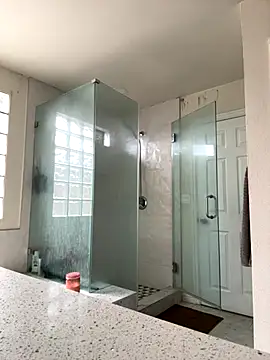 El Gizmo online show from 09-28-25, 04:34