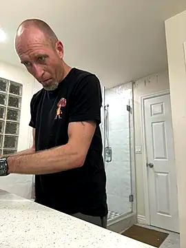 El Gizmo online show from 11-03-25, 01:19