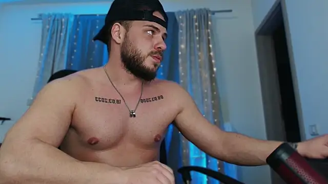 Snapshot of juliusmasters chatting on 01-22-25, 02:59 juliusmasters online show from 01-22-25, 02:59