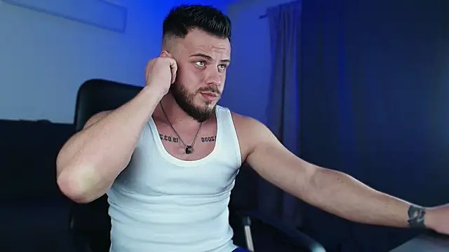 Snapshot of juliusmasters chatting on 01-23-25, 08:24 juliusmasters online show from 01-23-25, 08:24