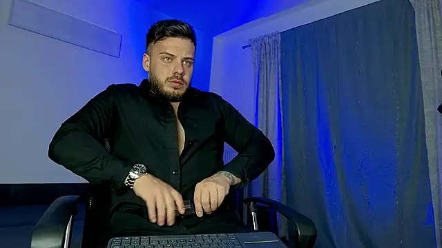 Snapshot of juliusmasters chatting on 02-12-25, 08:18 juliusmasters online show from 02-12-25, 08:18