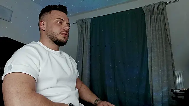 Snapshot of juliusmasters chatting on 02-20-25, 09:31 juliusmasters online show from 02-20-25, 09:31