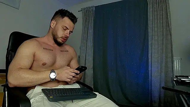 Snapshot of juliusmasters chatting on 02-24-25, 08:25 juliusmasters online show from 02-24-25, 08:25