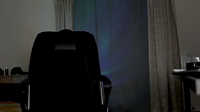 Snapshot of juliusmasters chatting on 09-21-25, 08:10 juliusmasters online show from 09-21-25, 08:10