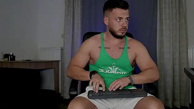 Snapshot of juliusmasters chatting on 09-27-25, 07:52 juliusmasters online show from 09-27-25, 07:52