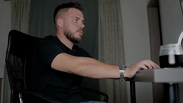 Snapshot of juliusmasters chatting on 10-01-25, 06:25 juliusmasters online show from 10-01-25, 06:25