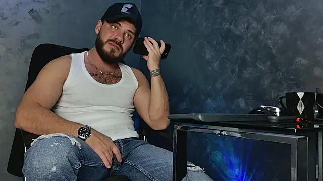 Snapshot of juliusmasters chatting on 11-23-25, 07:46 juliusmasters online show from 11-23-25, 07:46