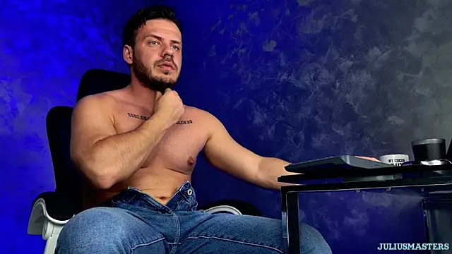 Snapshot of juliusmasters chatting on 02-25-26, 08:29 juliusmasters online show from 02-25-26, 08:29