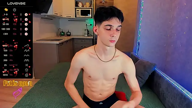 Aaron Boom online show from 10-31-25, 12:44