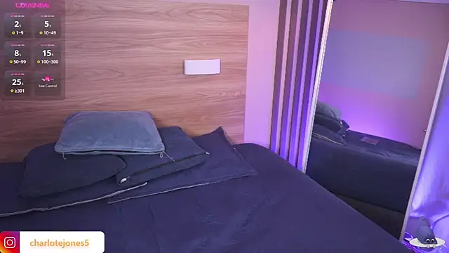 charloottee 1 online show from 04-17-26, 01:52