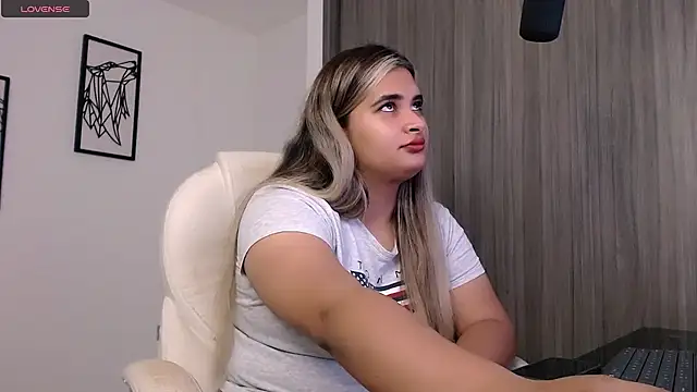 Snapshot of Kathee_zep chatting on 02-23-25, 04:39 Kathee zep online show from 02-23-25, 04:39