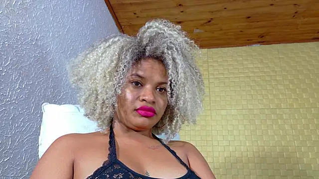 Squirter pussybomb online show from 12-13-24, 07:04