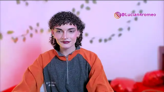 Snapshot of lucianromero chatting on 01-01-25, 10:00 lucianromero online show from 01-01-25, 10:00