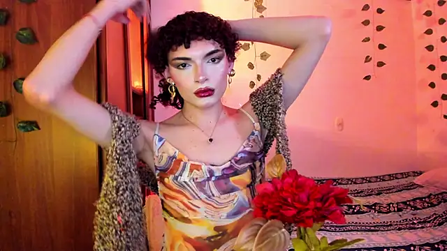 Snapshot of lucianromero chatting on 12-14-25, 06:52 lucianromero online show from 12-14-25, 06:52