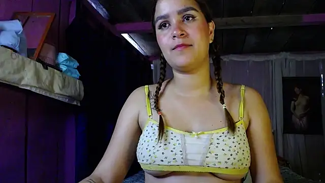 ZoeKuipers13 online show from 01-31-25, 09:05