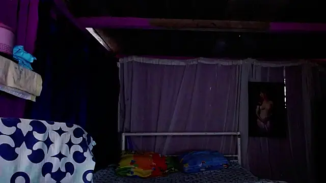 ZoeKuipers13 online show from 02-18-25, 09:09