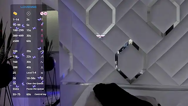 Sara Foxx1 online show from 09-19-25, 06:30