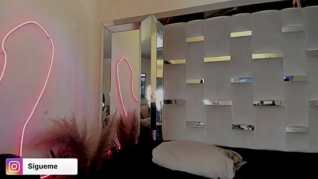 Snapshot of Sara_Foxx1 chatting on 05-20-26, 08:26 Sara Foxx1 online show from 05-20-26, 08:26