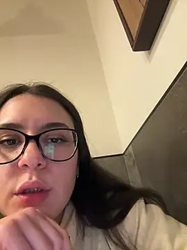 Snapshot of Its_Jade chatting on 02-04-25, 07:22 Its Jade online show from 02-04-25, 07:22