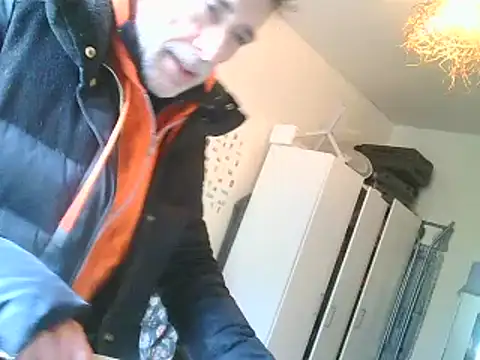 Snapshot of DaddyQuimHot chatting on 12-15-24, 11:34 DaddyQuimHot online show from 12-15-24, 11:34