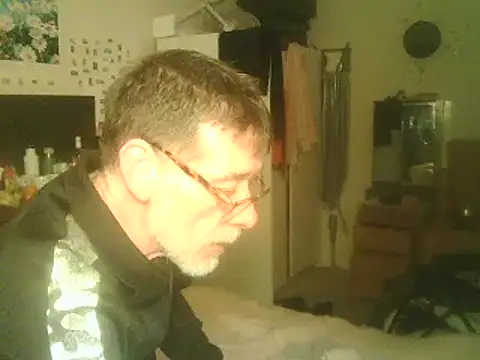 Snapshot of DaddyQuimHot chatting on 12-24-24, 02:10 DaddyQuimHot online show from 12-24-24, 02:10