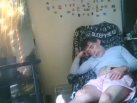 Snapshot of DaddyQuimHot chatting on 02-16-25, 11:05 DaddyQuimHot online show from 02-16-25, 11:05