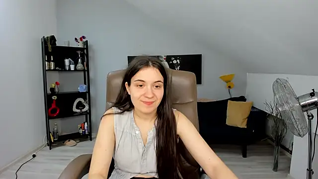 Snapshot of MelissaWiliam chatting on 12-17-24, 03:06 MelissaWiliam online show from 12-17-24, 03:06