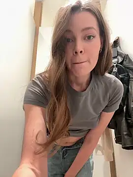 Snapshot of nicole111 chatting on 10-01-25, 10:21 nicole111 online show from 10-01-25, 10:21