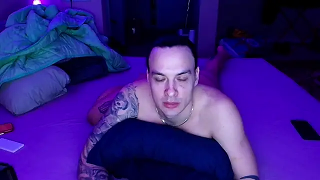 Snapshot of baphomet_from_ice chatting on 04-09-26, 04:01 baphomet from ice online show from 04-09-26, 04:01