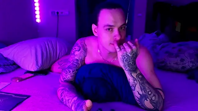 Snapshot of baphomet_from_ice chatting on 04-16-26, 01:23 baphomet from ice online show from 04-16-26, 01:23
