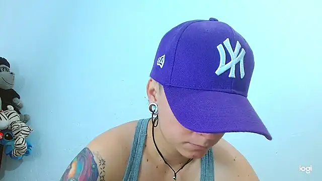 tomboyblue online show from 02-20-25, 01:08