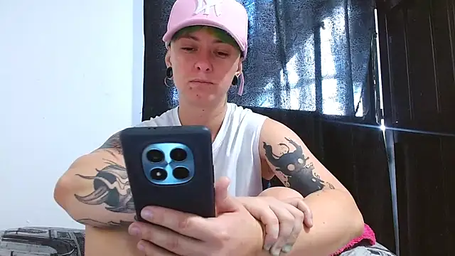 tomboyblue online show from 04-11-26, 06:56