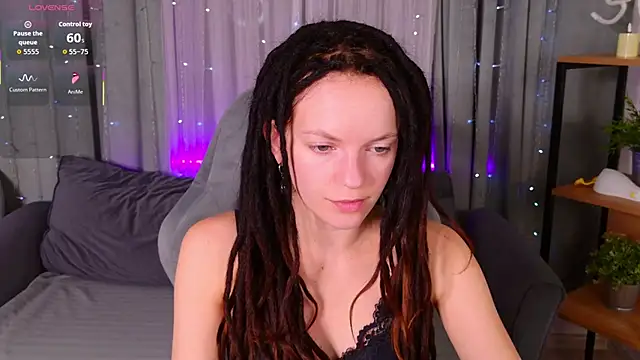 Snapshot of CoreyJane chatting on 05-17-26, 05:05 CoreyJane online show from 05-17-26, 05:05
